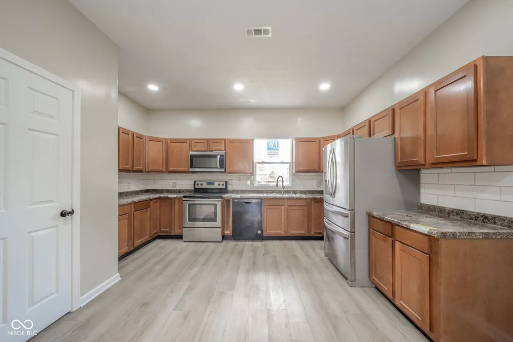 41 W Warrick Street Knightstown, IN 46148