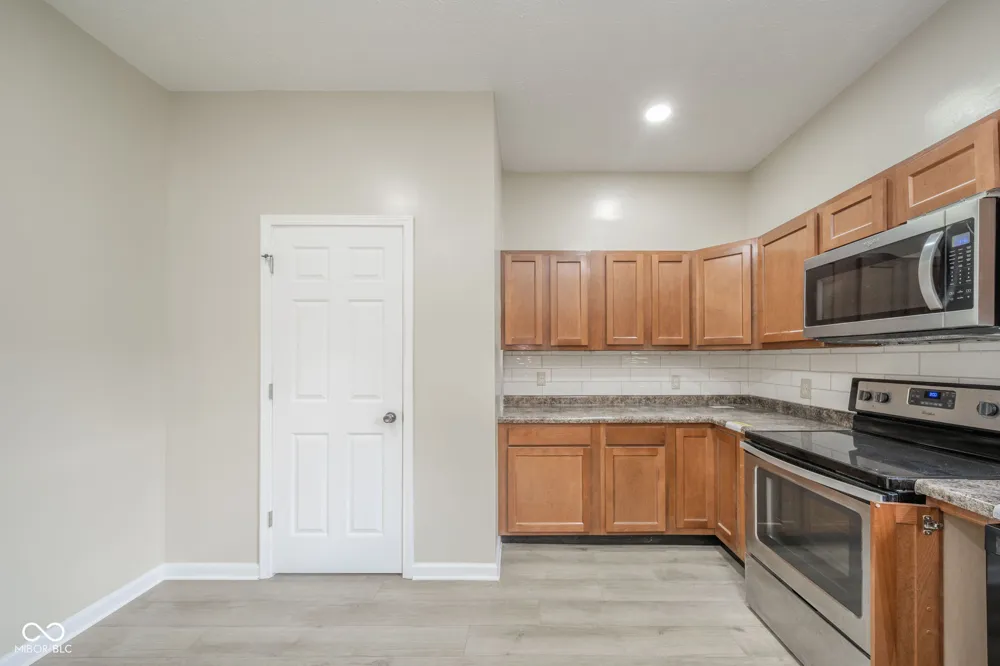 41 W Warrick Street Knightstown, IN 46148