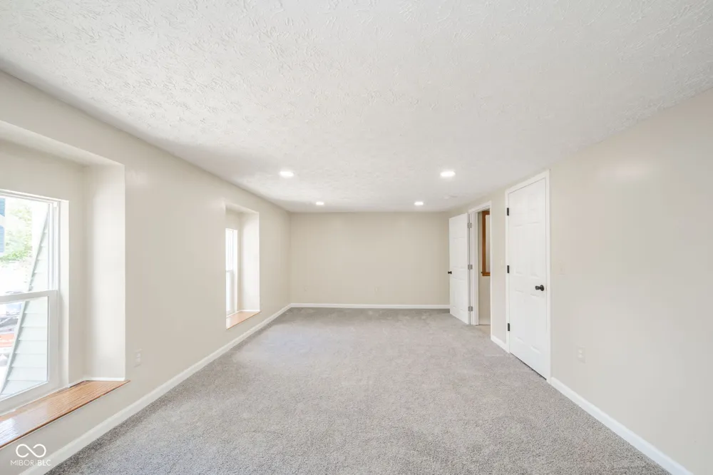 41 W Warrick Street Knightstown, IN 46148