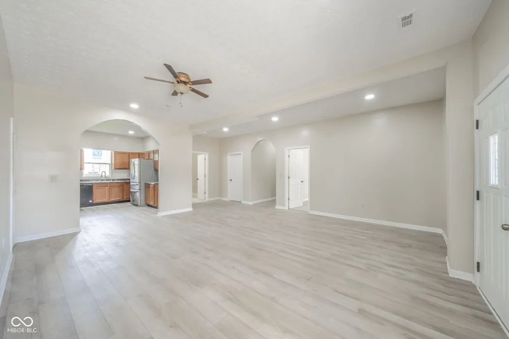 41 W Warrick Street Knightstown, IN 46148
