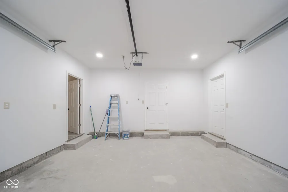 41 W Warrick Street Knightstown, IN 46148