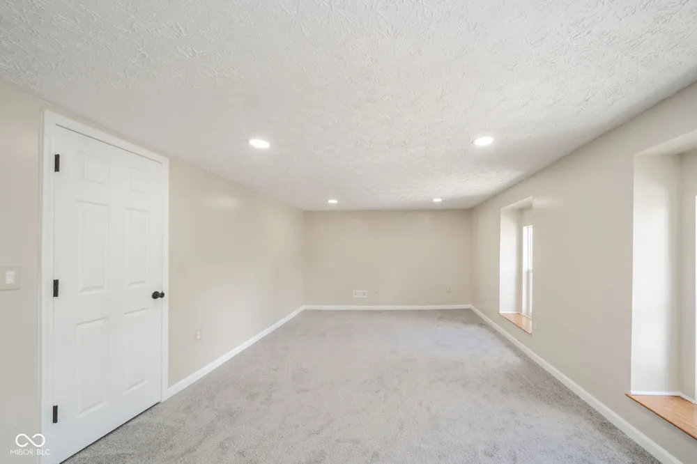 41 W Warrick Street Knightstown, IN 46148