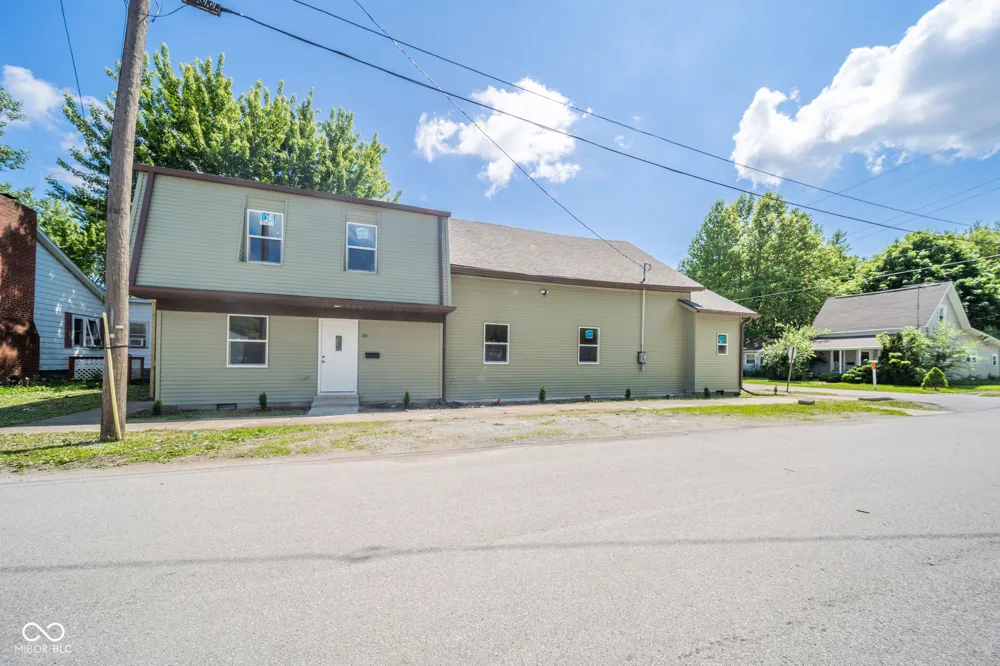 41 W Warrick Street Knightstown, IN 46148