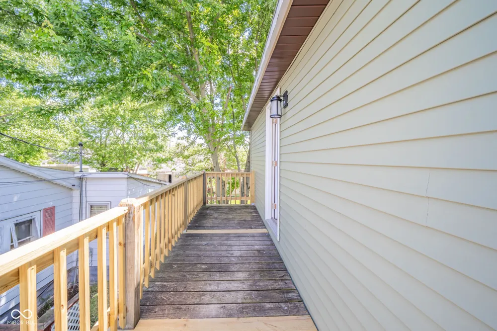 41 W Warrick Street Knightstown, IN 46148