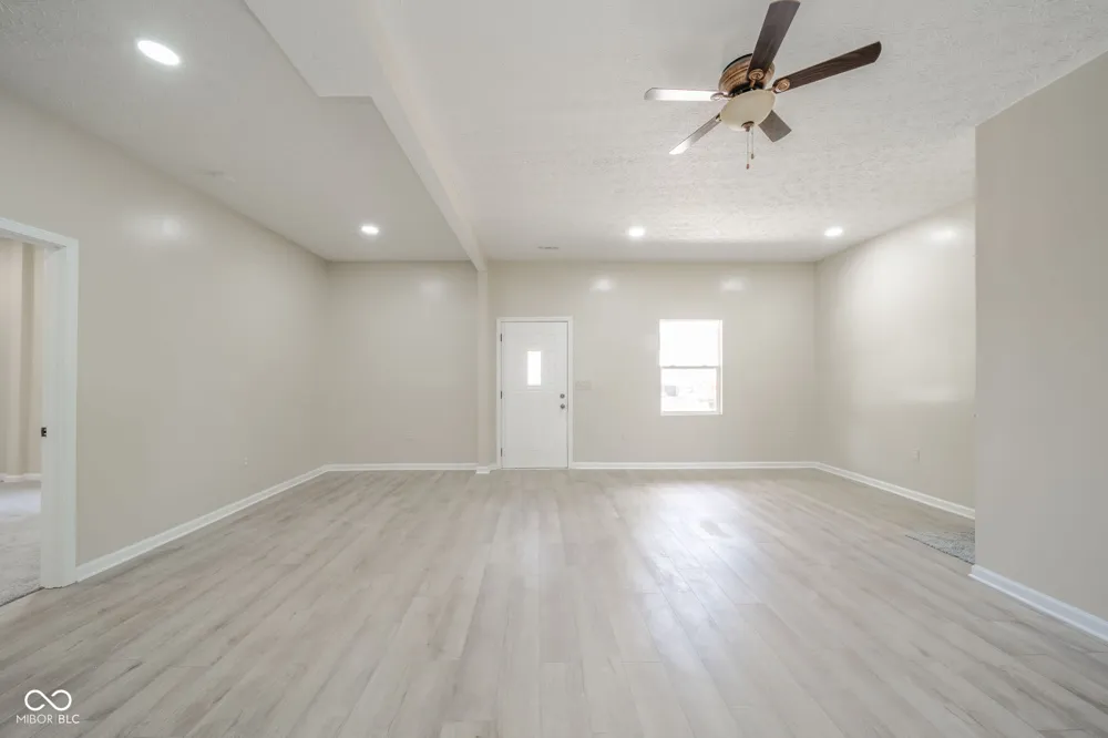 41 W Warrick Street Knightstown, IN 46148