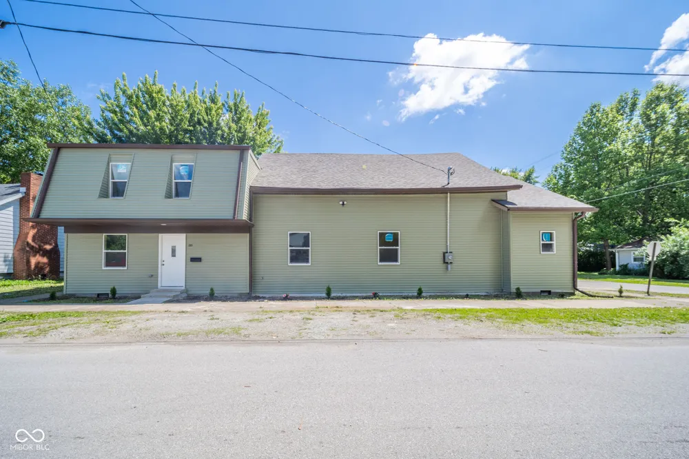 41 W Warrick Street Knightstown, IN 46148