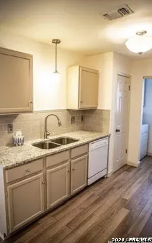 601 Thelma Dr Unit 201