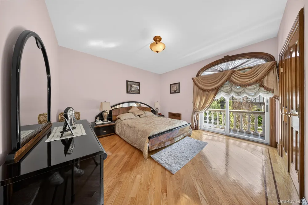 162-25 Cryders Lane Whitestone, NY 11357