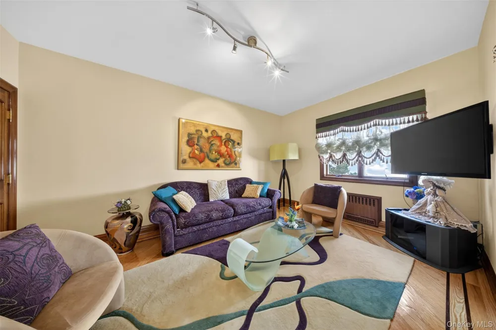 162-25 Cryders Lane Whitestone, NY 11357
