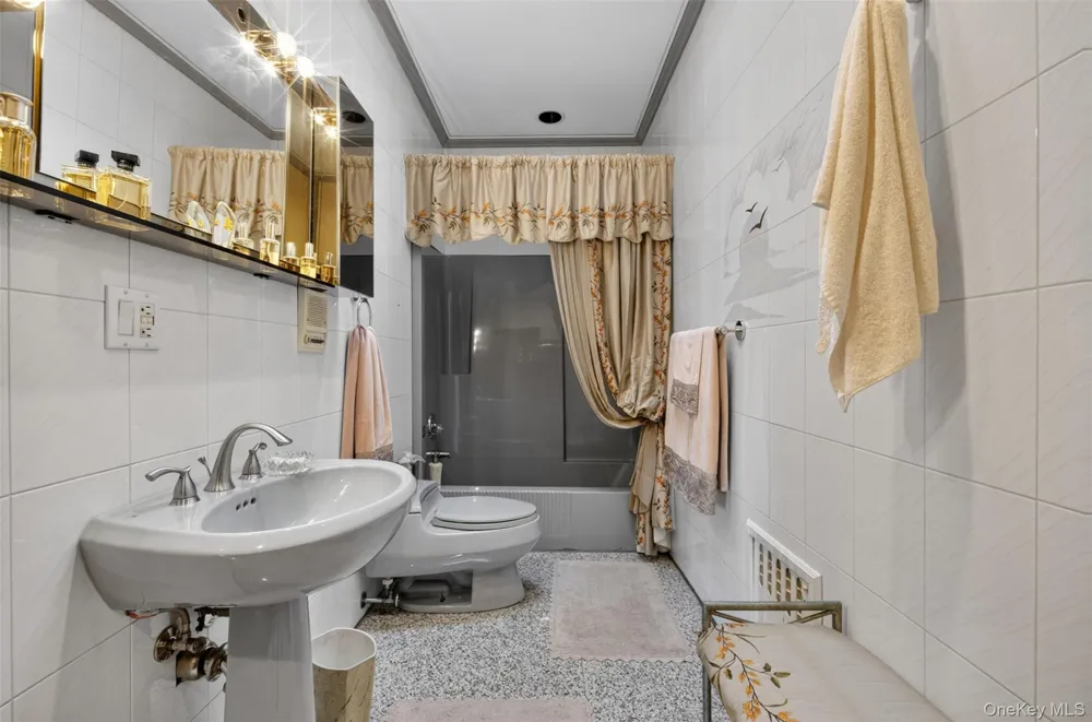 162-25 Cryders Lane Whitestone, NY 11357