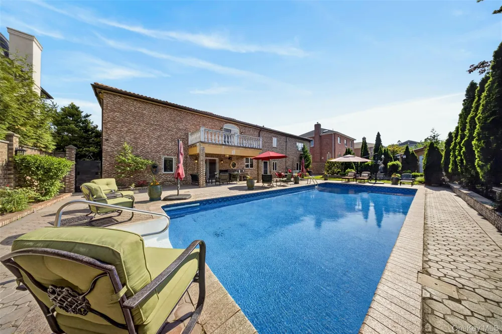 162-25 Cryders Lane Whitestone, NY 11357