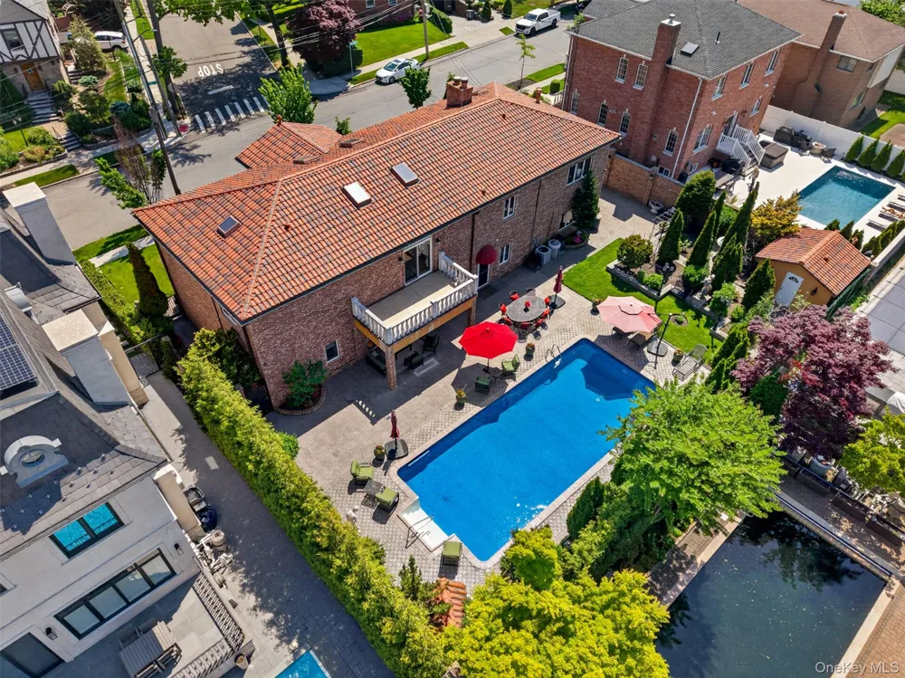 162-25 Cryders Lane Whitestone, NY 11357