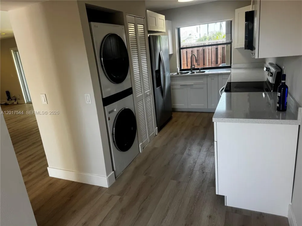 6532 NW 170th Ter Hialeah, FL 33015