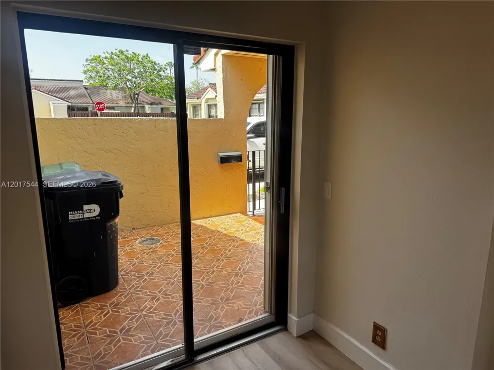 6532 NW 170th Ter Hialeah, FL 33015