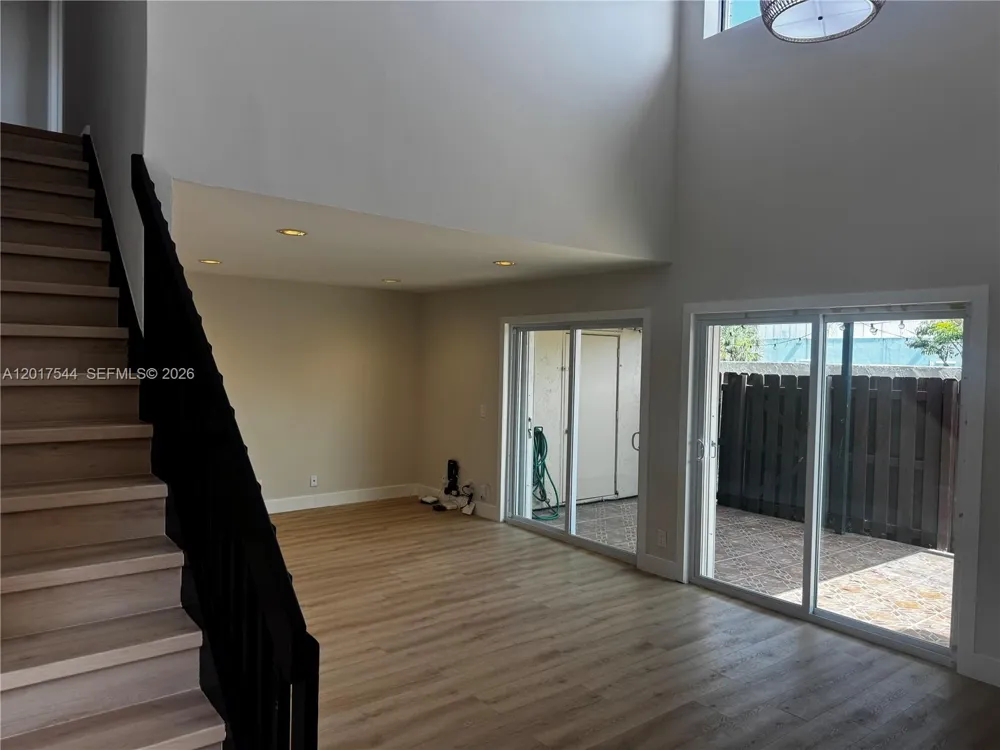 6532 NW 170th Ter Hialeah, FL 33015