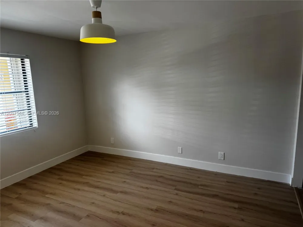 6532 NW 170th Ter Hialeah, FL 33015