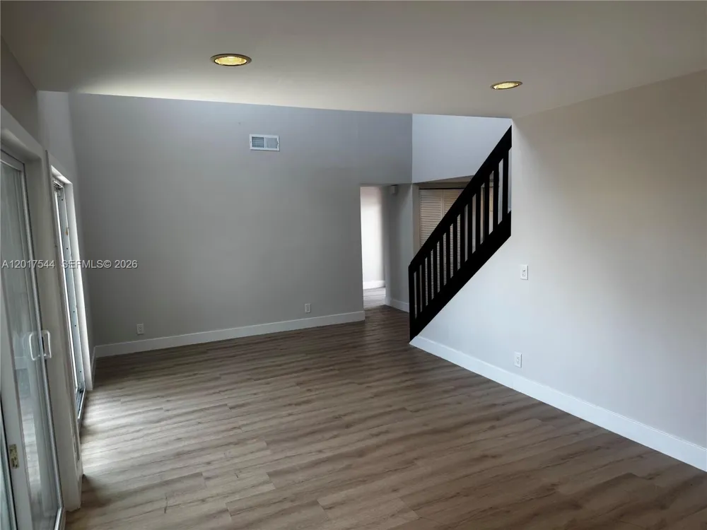 6532 NW 170th Ter Hialeah, FL 33015