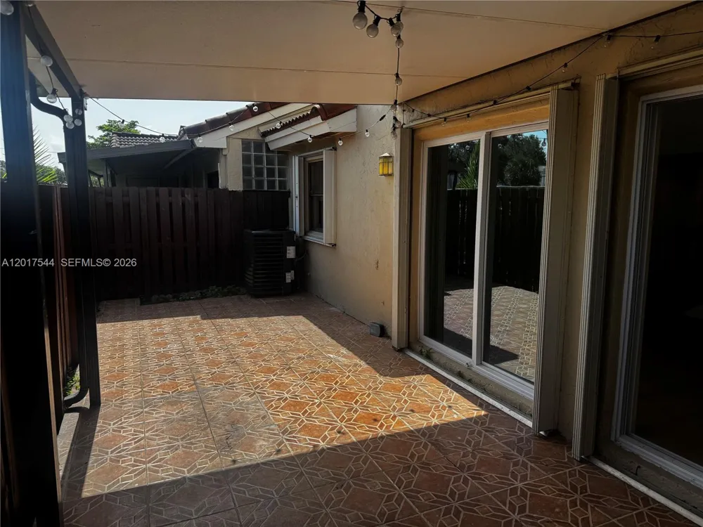 6532 NW 170th Ter Hialeah, FL 33015