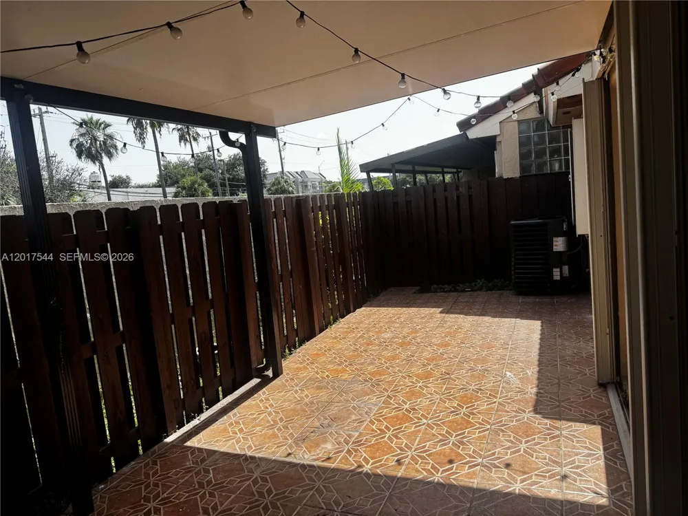 6532 NW 170th Ter Hialeah, FL 33015