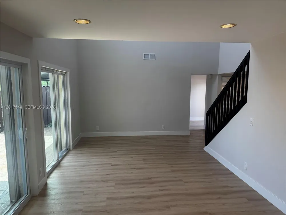 6532 NW 170th Ter Hialeah, FL 33015