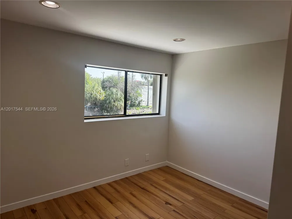 6532 NW 170th Ter Hialeah, FL 33015
