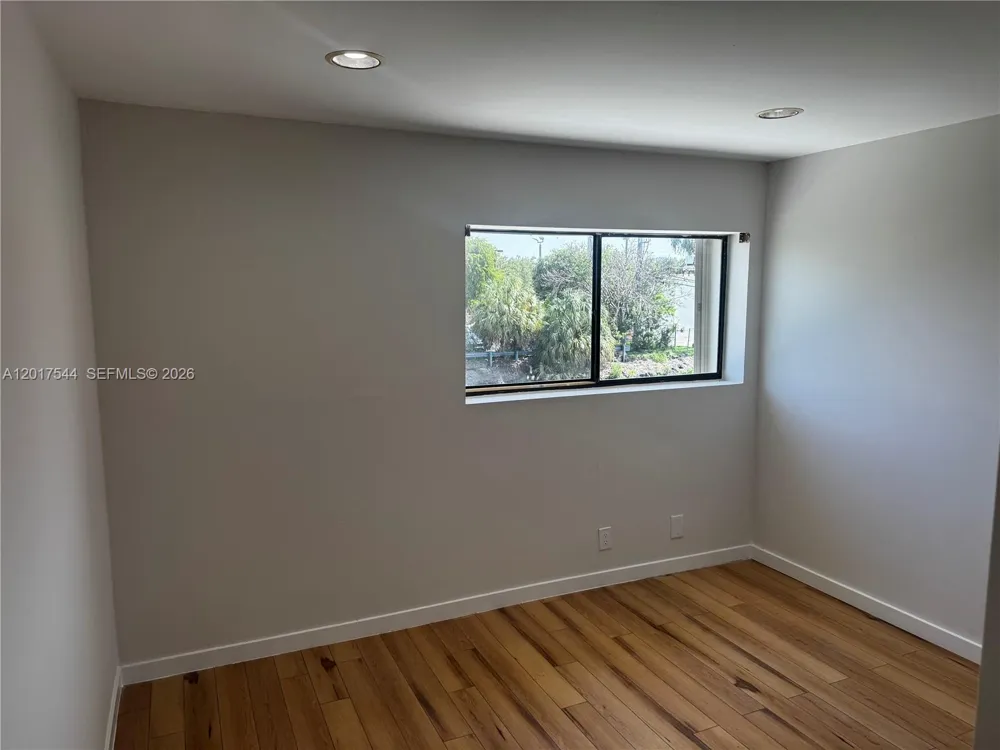 6532 NW 170th Ter Hialeah, FL 33015