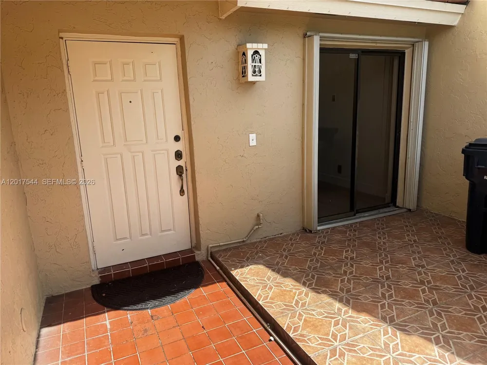 6532 NW 170th Ter Hialeah, FL 33015