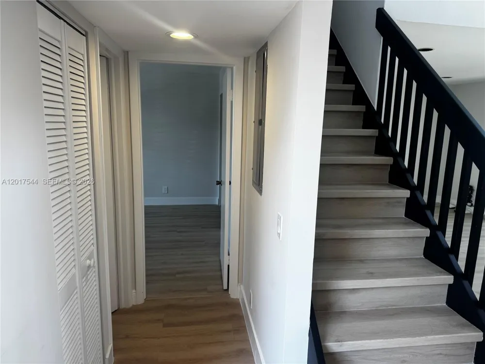 6532 NW 170th Ter Hialeah, FL 33015