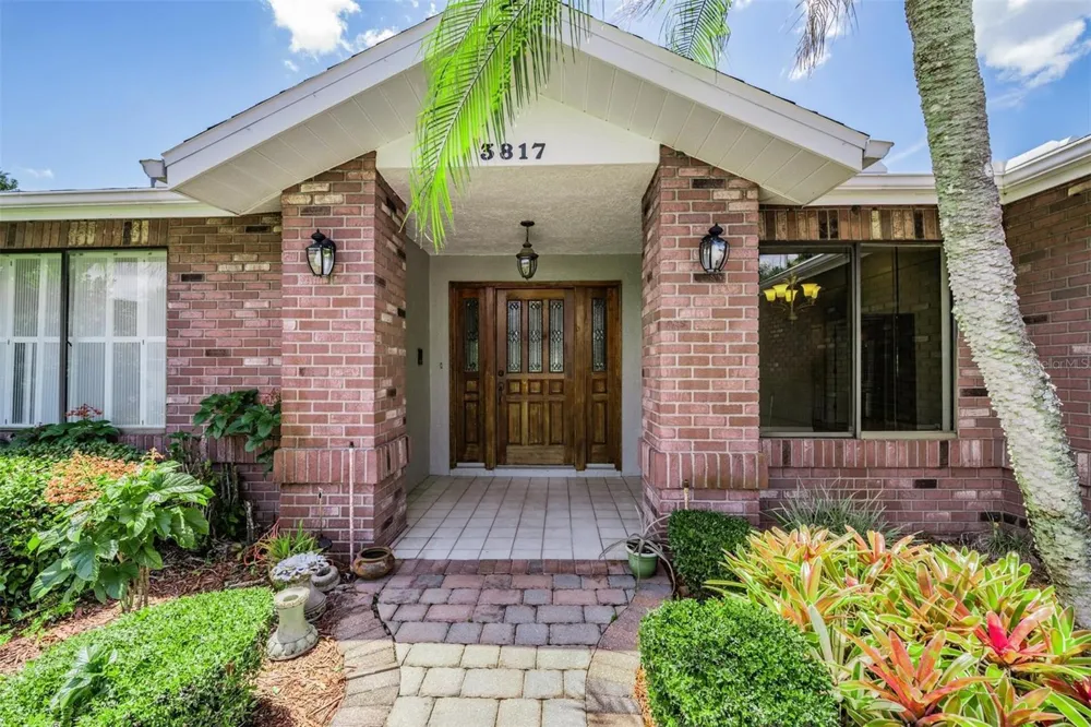 3817 NICHOLAS CIRCLE Tarpon Springs, FL 34688