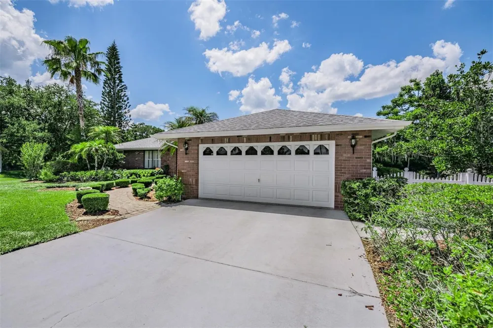 3817 NICHOLAS CIRCLE Tarpon Springs, FL 34688