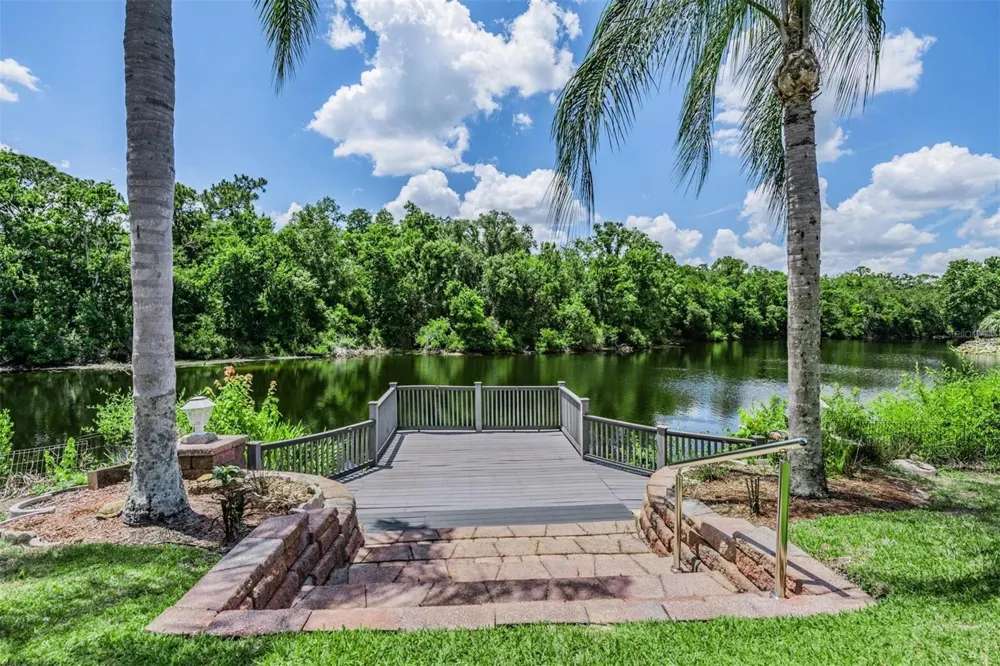 3817 NICHOLAS CIRCLE Tarpon Springs, FL 34688