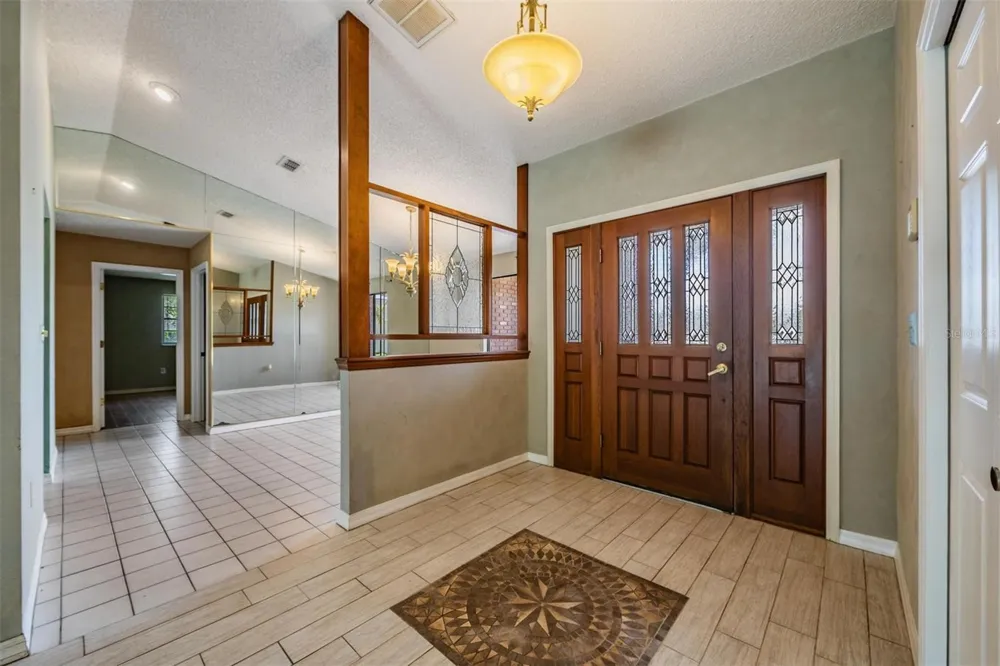 3817 NICHOLAS CIRCLE Tarpon Springs, FL 34688