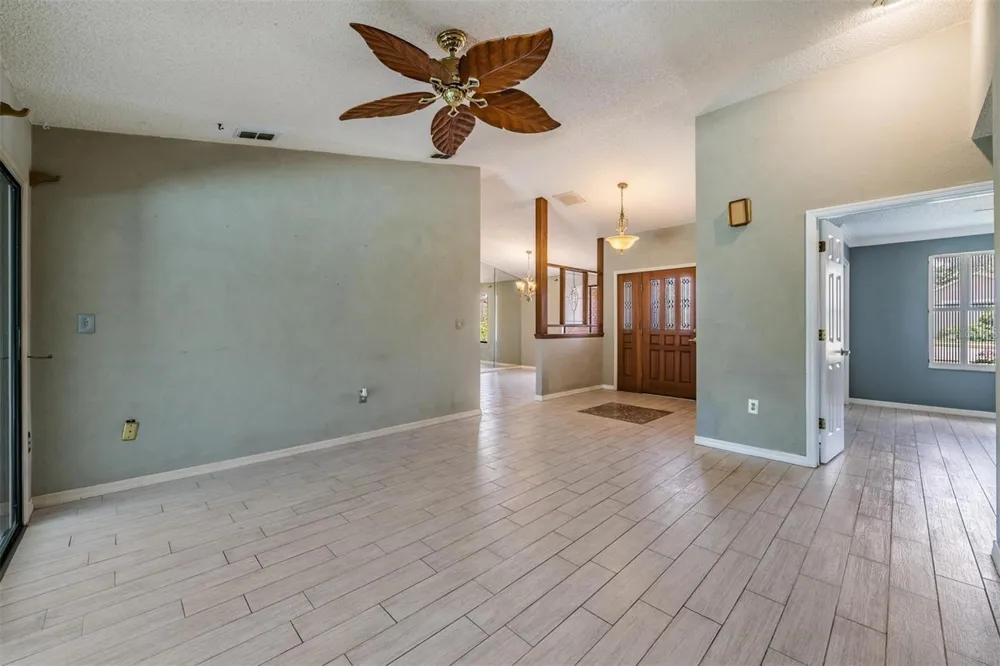 3817 NICHOLAS CIRCLE Tarpon Springs, FL 34688