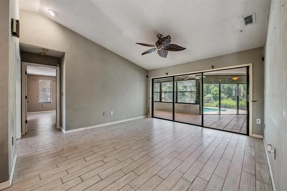 3817 NICHOLAS CIRCLE Tarpon Springs, FL 34688
