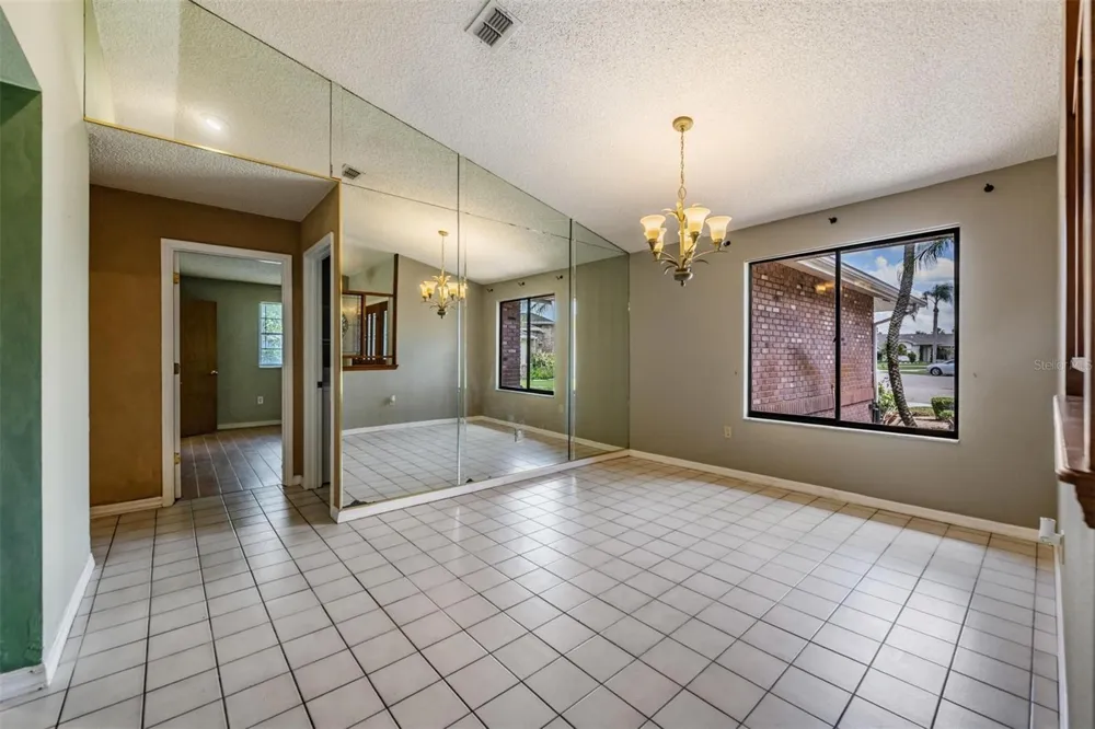 3817 NICHOLAS CIRCLE Tarpon Springs, FL 34688