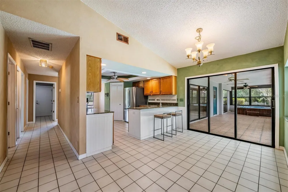 3817 NICHOLAS CIRCLE Tarpon Springs, FL 34688
