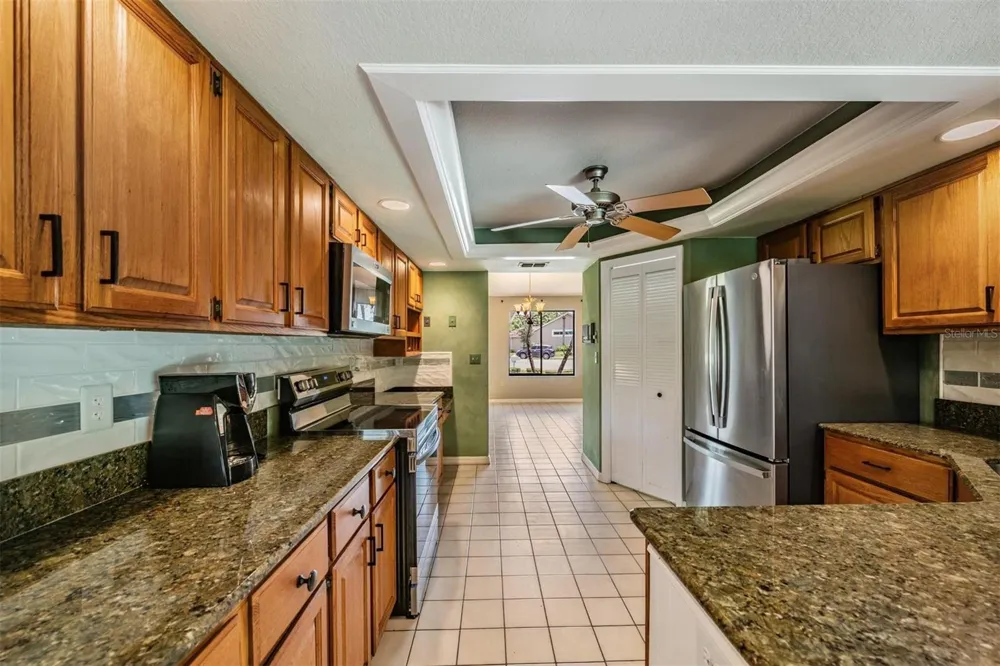 3817 NICHOLAS CIRCLE Tarpon Springs, FL 34688