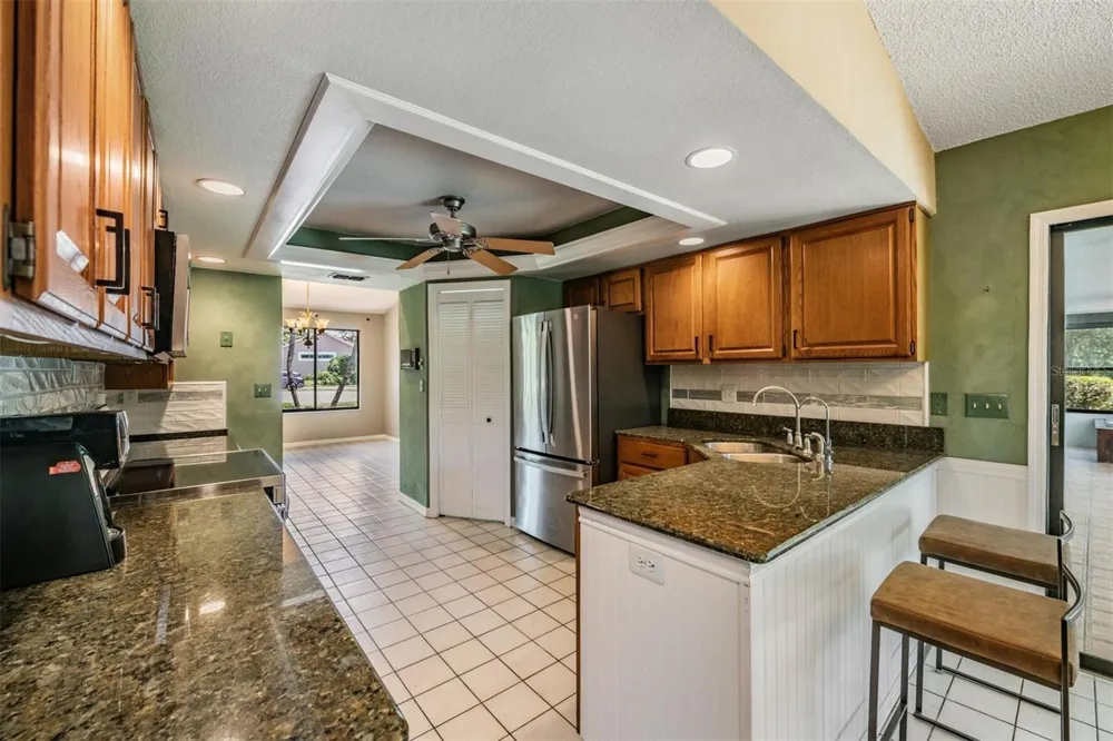 3817 NICHOLAS CIRCLE Tarpon Springs, FL 34688