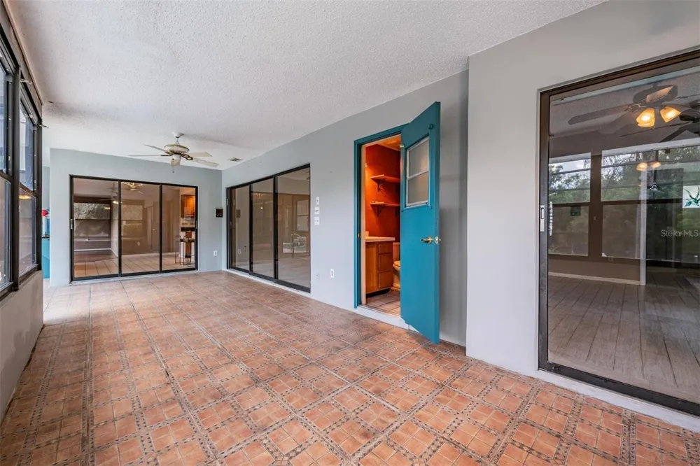 3817 NICHOLAS CIRCLE Tarpon Springs, FL 34688