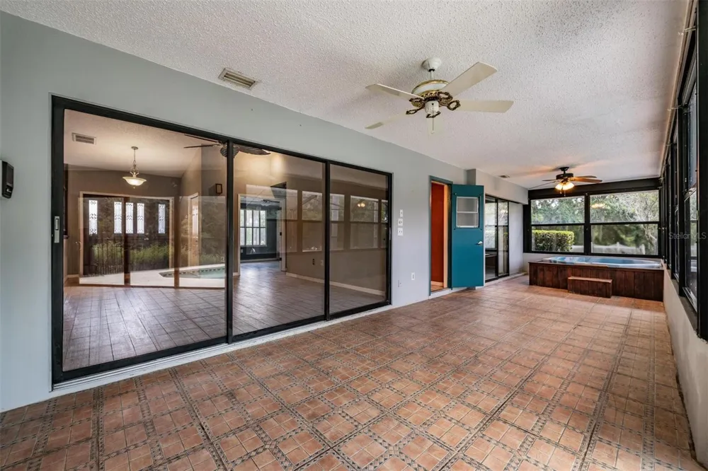 3817 NICHOLAS CIRCLE Tarpon Springs, FL 34688
