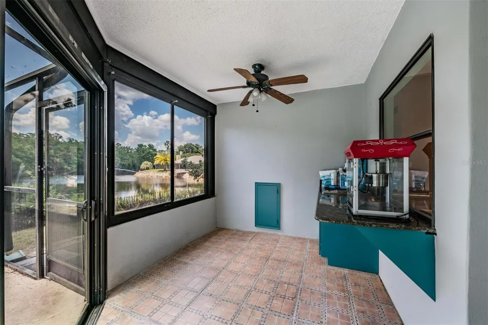 3817 NICHOLAS CIRCLE Tarpon Springs, FL 34688
