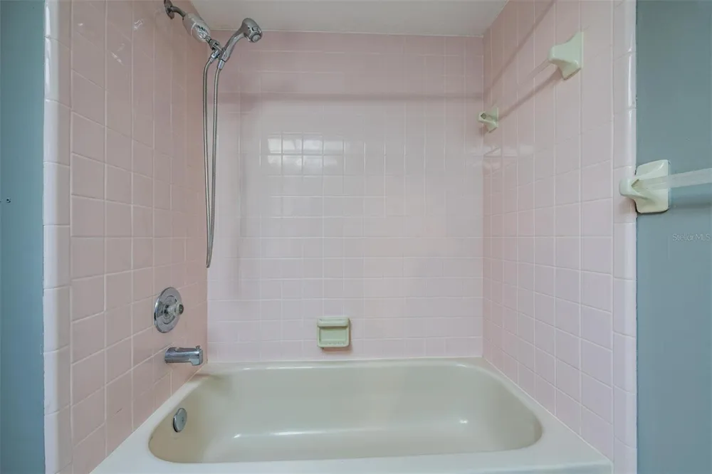 3817 NICHOLAS CIRCLE Tarpon Springs, FL 34688