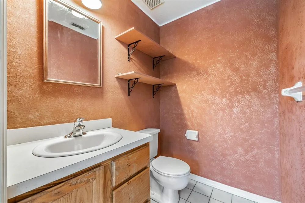 3817 NICHOLAS CIRCLE Tarpon Springs, FL 34688