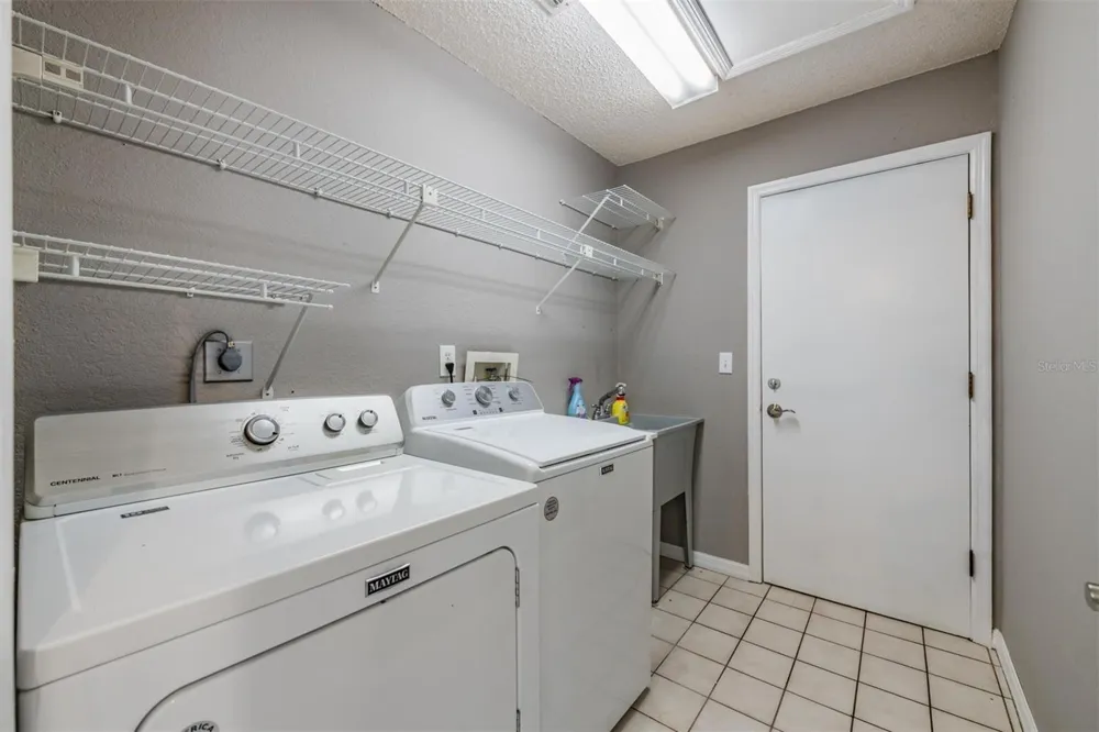 3817 NICHOLAS CIRCLE Tarpon Springs, FL 34688