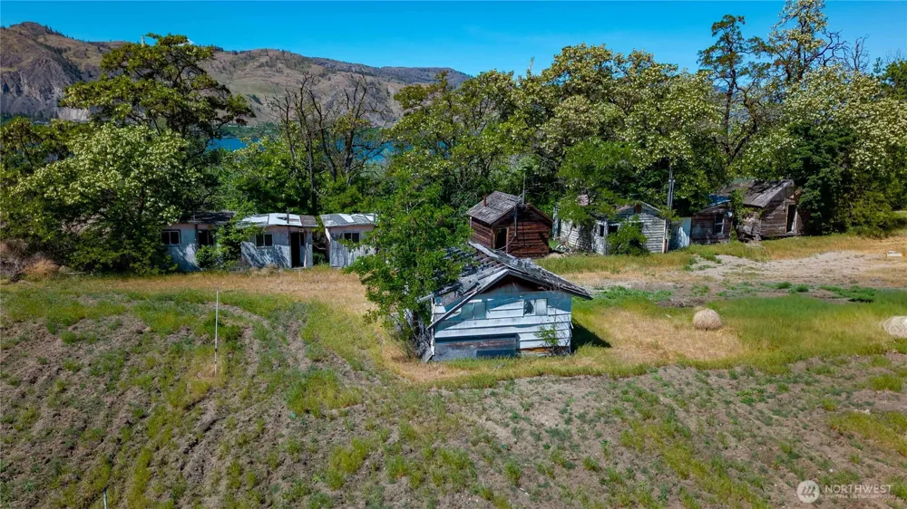 45 Thorndike Loop Road Oroville, WA 98844