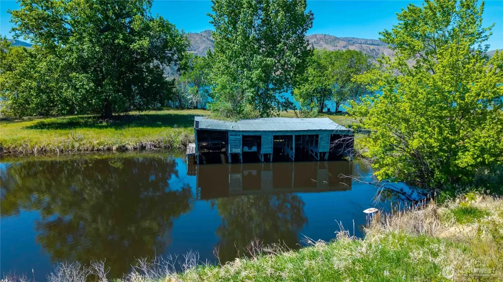 45 Thorndike Loop Road Oroville, WA 98844