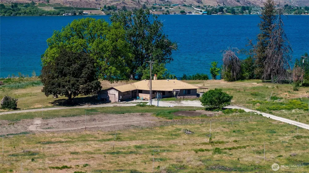 45 Thorndike Loop Road Oroville, WA 98844