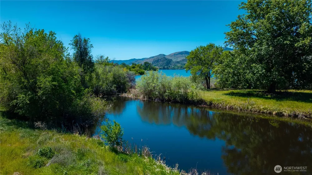 45 Thorndike Loop Road Oroville, WA 98844
