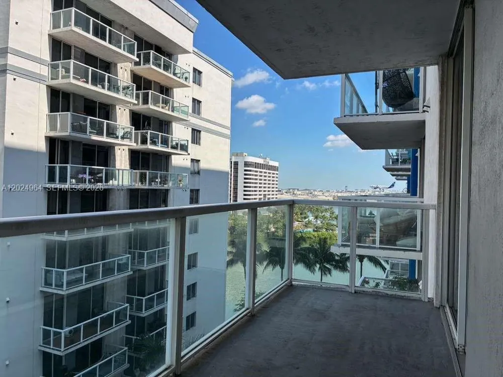 5085 NW 7th St #909 Miami, FL 33126