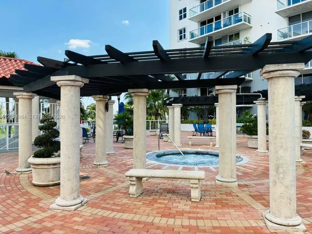 5085 NW 7th St #909 Miami, FL 33126